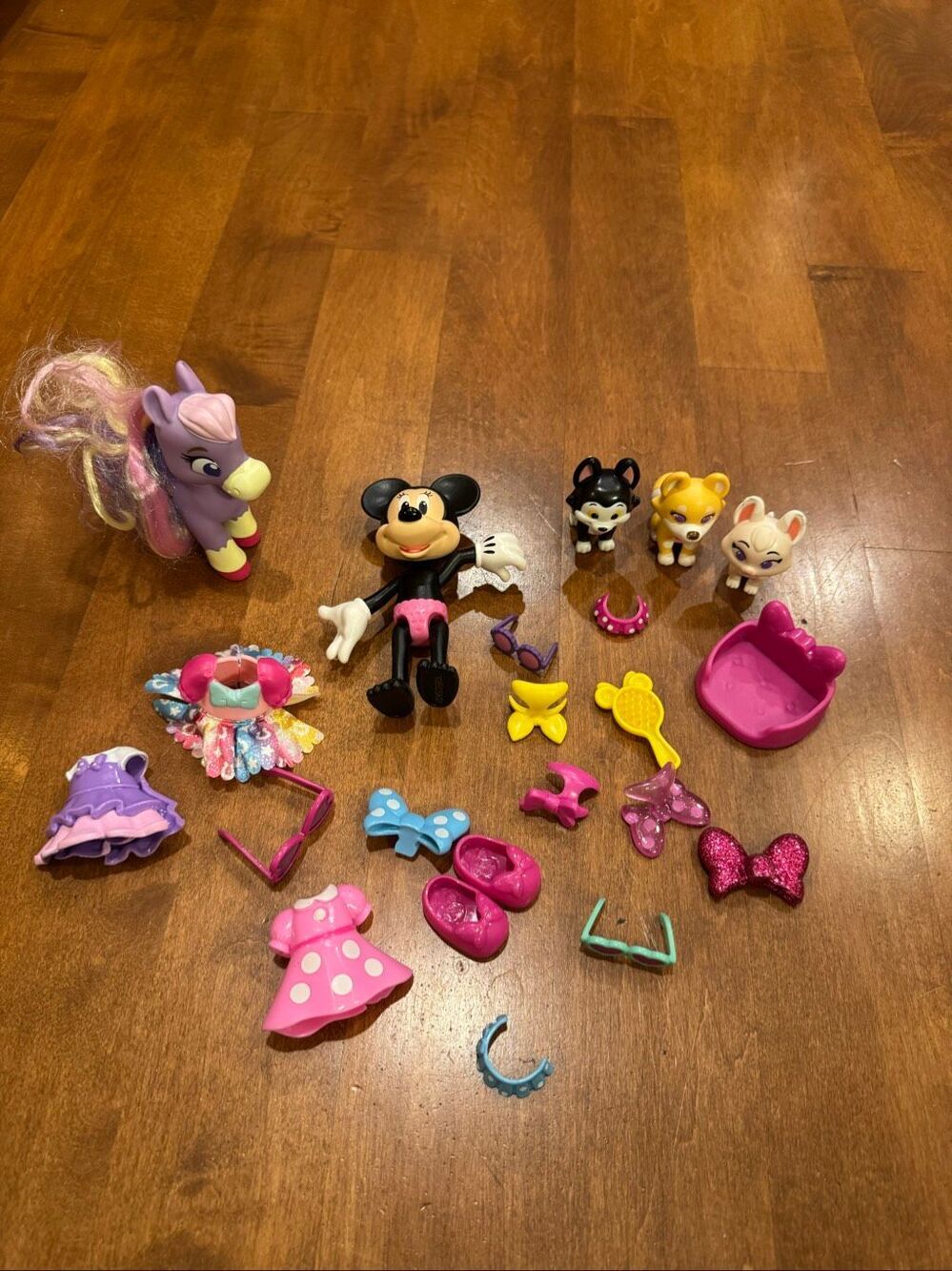 Disney Minnie Mouse Bow-Tique Snap N Style Doll Pets Clothes Accessories Lot